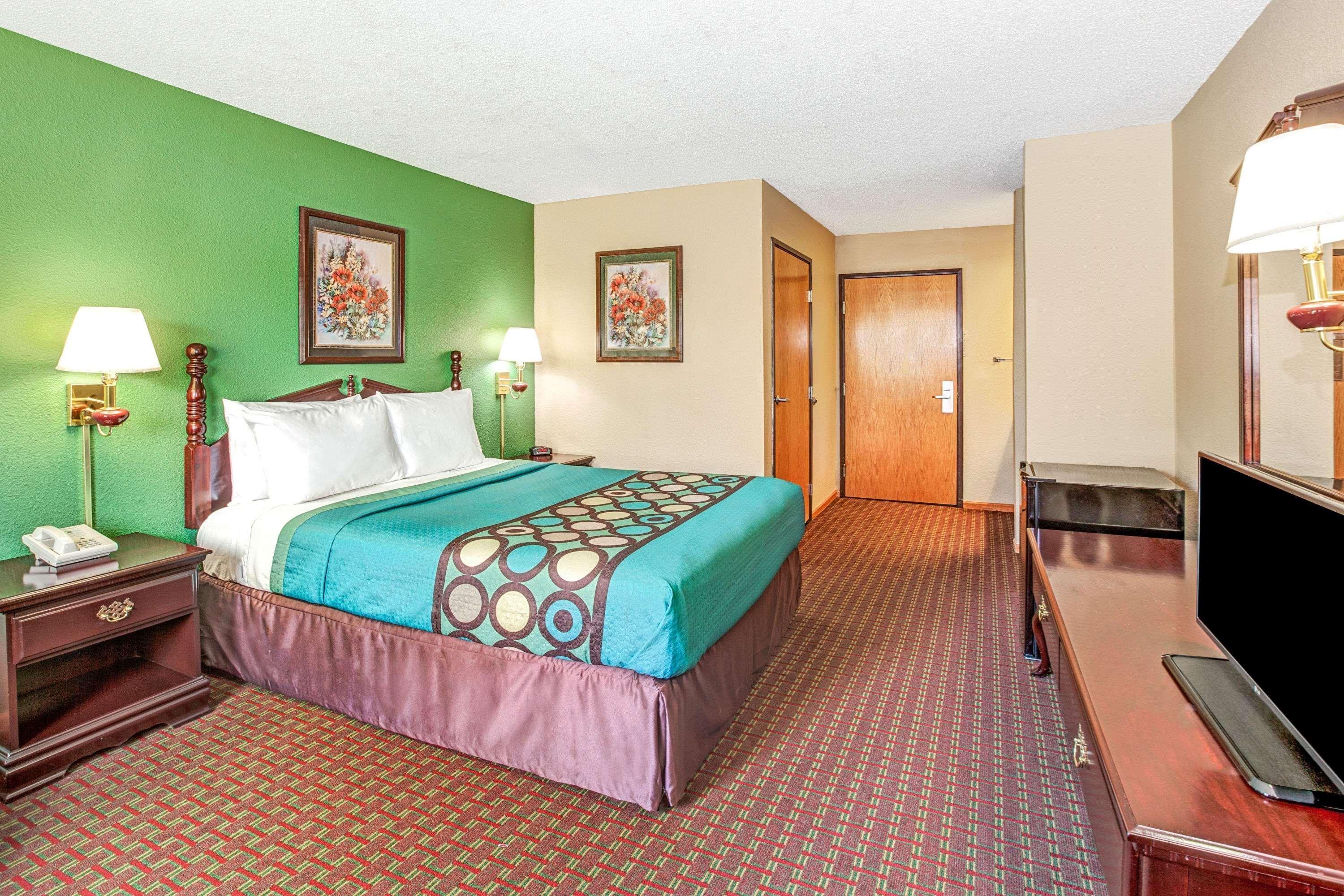 Super 8 By Wyndham Mchenry Fox Lake Area מראה חיצוני תמונה