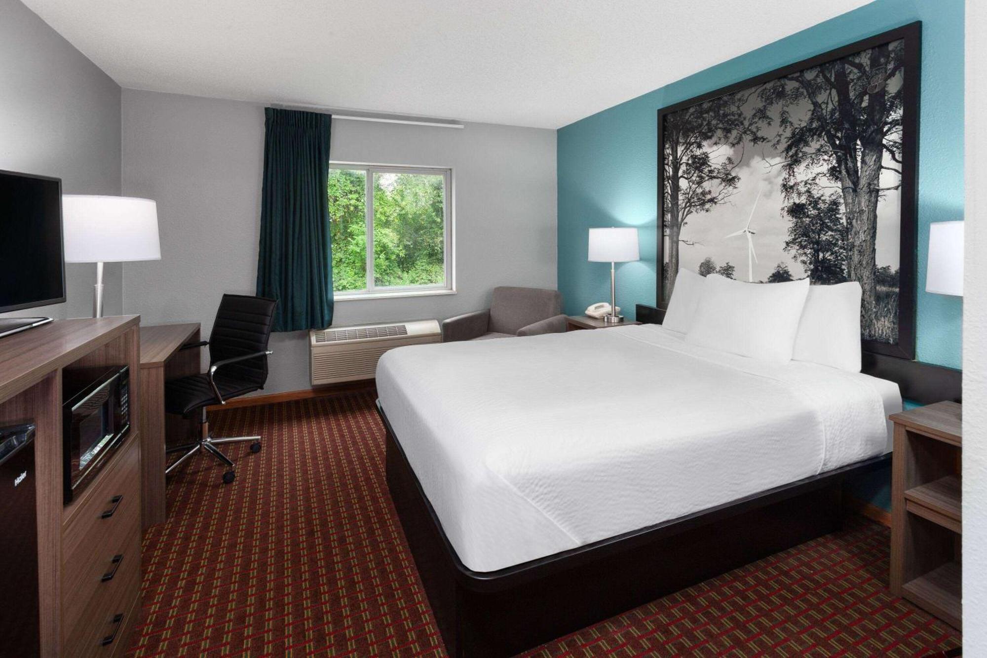 Super 8 By Wyndham Mchenry Fox Lake Area מראה חיצוני תמונה