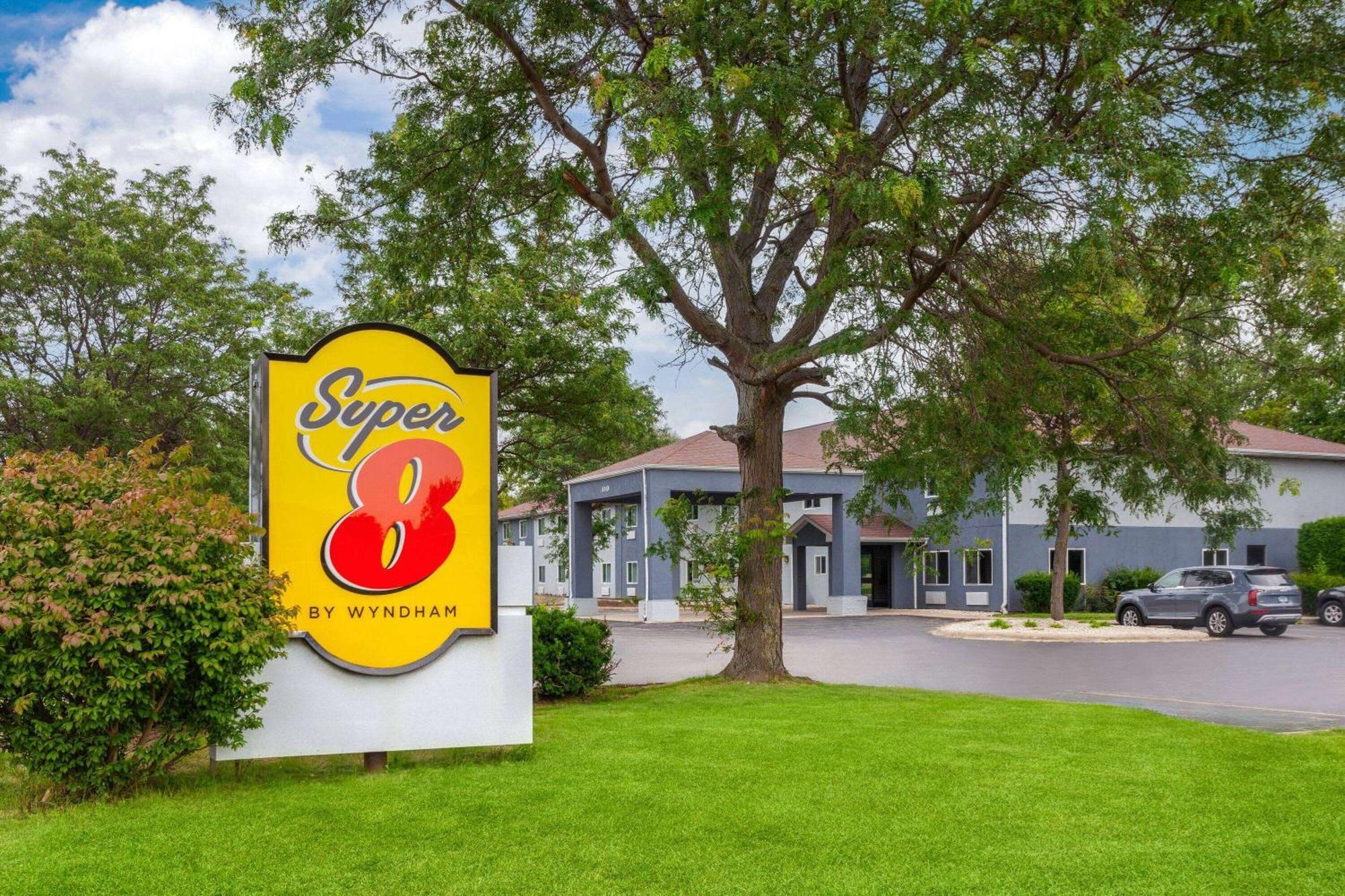 Super 8 By Wyndham Mchenry Fox Lake Area מראה חיצוני תמונה