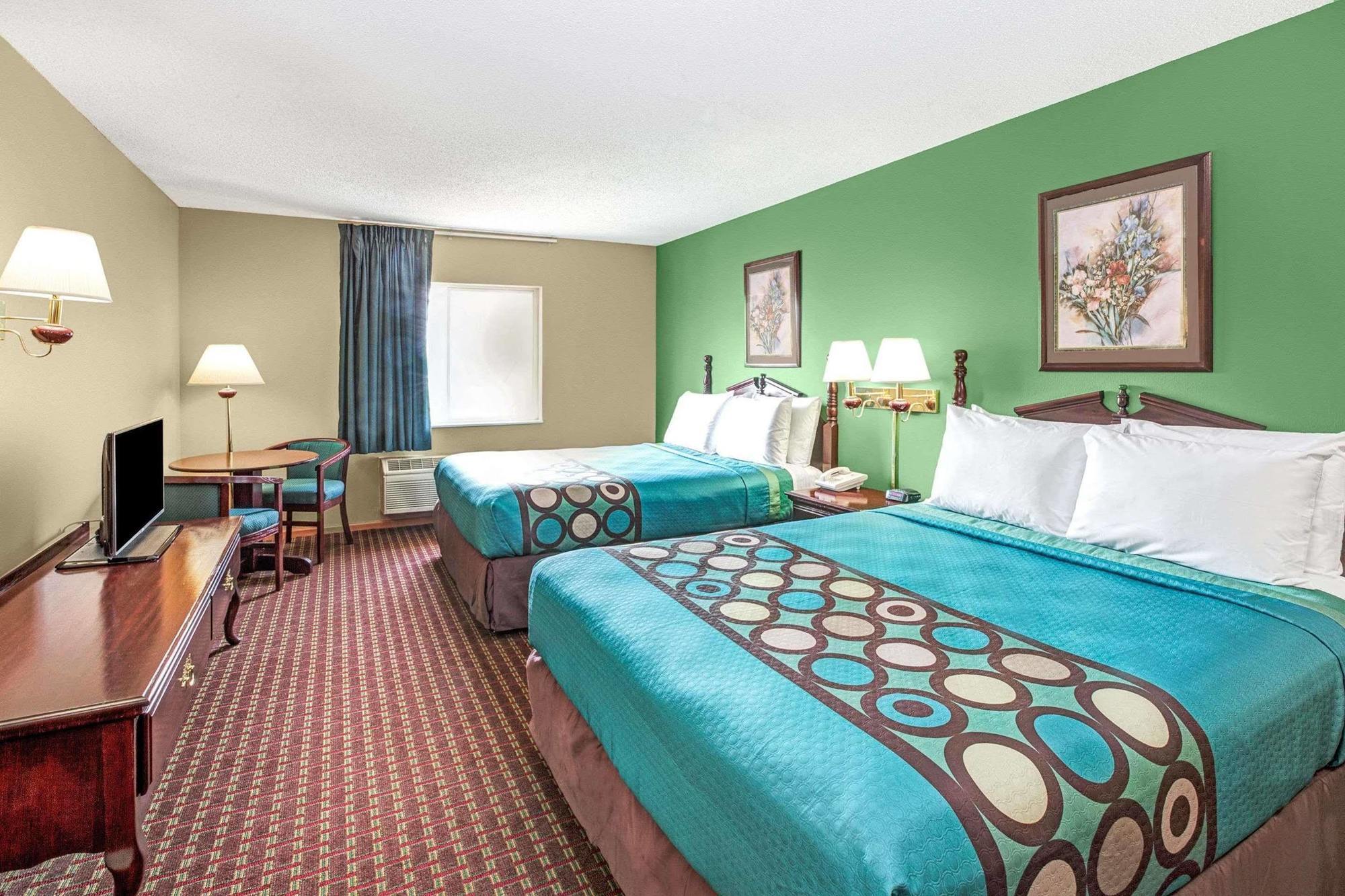 Super 8 By Wyndham Mchenry Fox Lake Area מראה חיצוני תמונה
